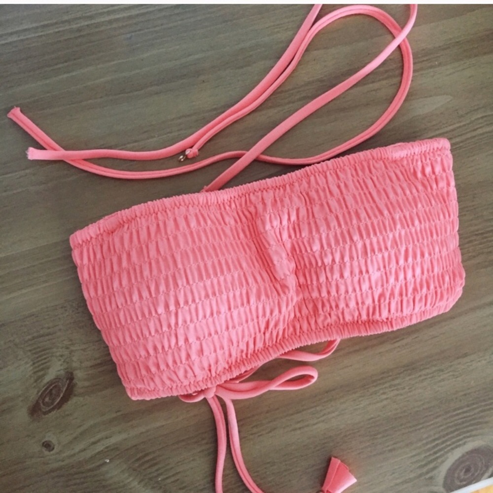 VS NWOT small Coral/pink smocked bikini top